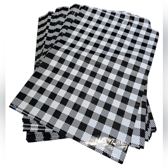 Poly Mailers Black & White Gingham Plaid Self Adhesive, 24 Count "14½ x 19" - Picture 2 of 2